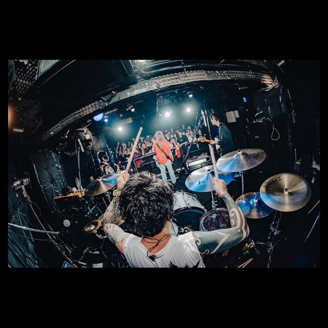 MOSHIMOさんのインスタグラム写真 - (MOSHIMOInstagram)「. 2023.10.14 「REVENGE & CHALLENGE TOUR」 新潟 GOLDEN PIGS BLACK STAGE  photo by @soichiro_shi」10月15日 16時35分 - moshimo_band