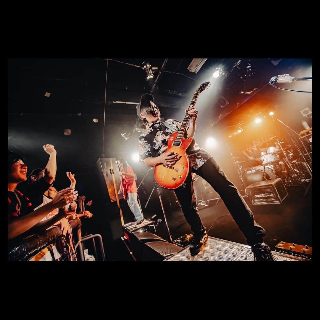 MOSHIMOさんのインスタグラム写真 - (MOSHIMOInstagram)「. 2023.10.14 「REVENGE & CHALLENGE TOUR」 新潟 GOLDEN PIGS BLACK STAGE  photo by @soichiro_shi」10月15日 16時35分 - moshimo_band
