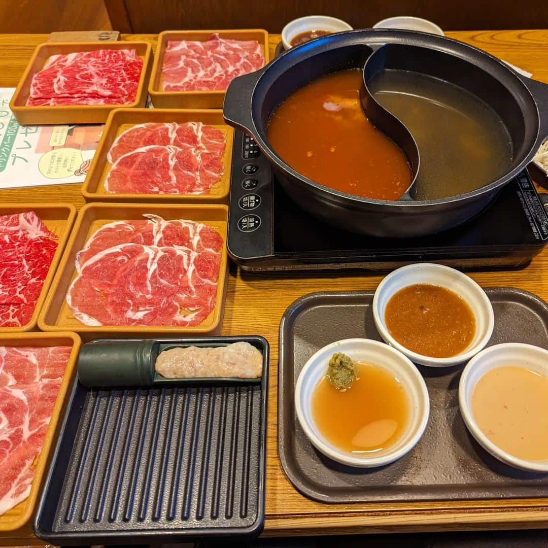 島田佳奈さんのインスタグラム写真 - (島田佳奈Instagram)「試験も終わったし、今夜は食べまくるじょ！  #しゃぶしゃぶ #打ち上げ #反省会 #まだ合否はわからん #宅建士試験2023」10月15日 16時43分 - shimadakana