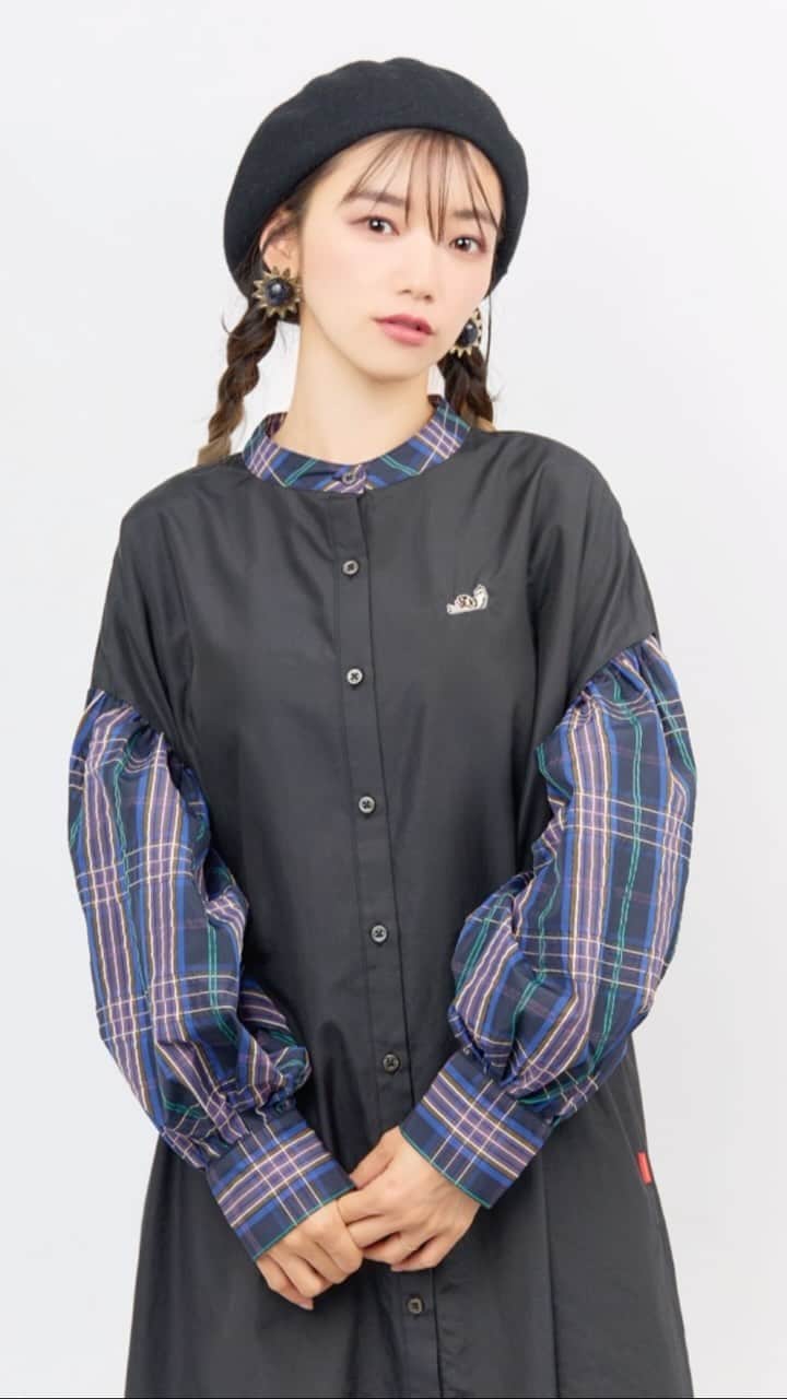 松嶋初音のインスタグラム：「Hatsunex “Limited”ノーカラーワンピース  Color RED/BLUE  PRICE ¥34,000 #Hatsunex  #骨格ウェーブ  #骨格ストレート  #骨格ナチュラル  #オリジナル  #ワンピース  #秋服  #冬服」