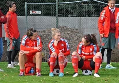 Verena Faisstのインスタグラム：「FCB Reunion 🤝🏼 Was labersch du Isi? 🤷🏼‍♀️😂#dreivondertanke #deutschemeisterschaft」