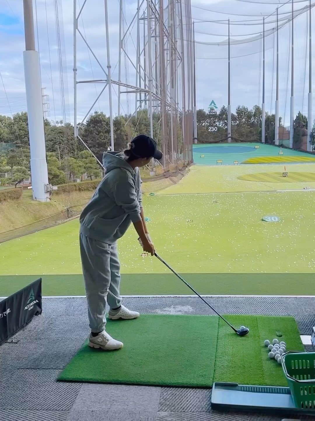 藤田美里のインスタグラム：「. . ダメすぎて考えすぎて悪化する🤦🏻‍♀️  #golf #golfer #ゴルフ #ゴルフ女子」
