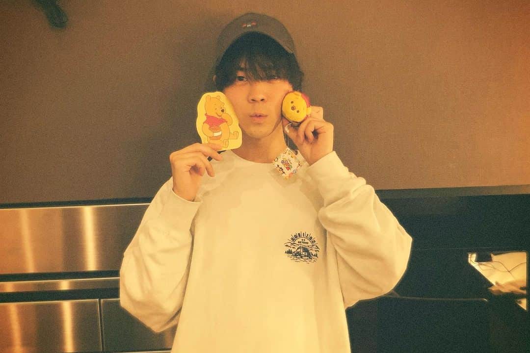 しゅうじのインスタグラム：「お手紙とか色々ありがとね🫶🫶 今日のLiveくっそ楽しかった！みんな全国から来てたね嬉しかったよ！ みんな大好き！🫶」