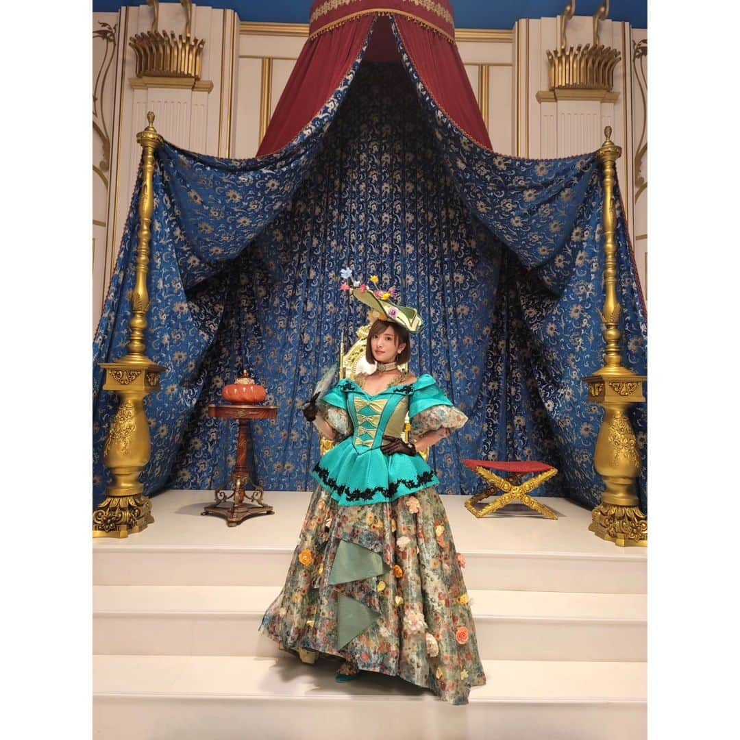 夏菜さんのインスタグラム写真 - (夏菜Instagram)「もう観てくれましたか?🙈 NETFLIX「赤ずきん、旅の途中で死体と出会う」 after→before 💇‍♀️  #赤ずきん旅の途中で死体と出会う #onceuponacrime  #netflix」10月15日 22時46分 - natsuna_official