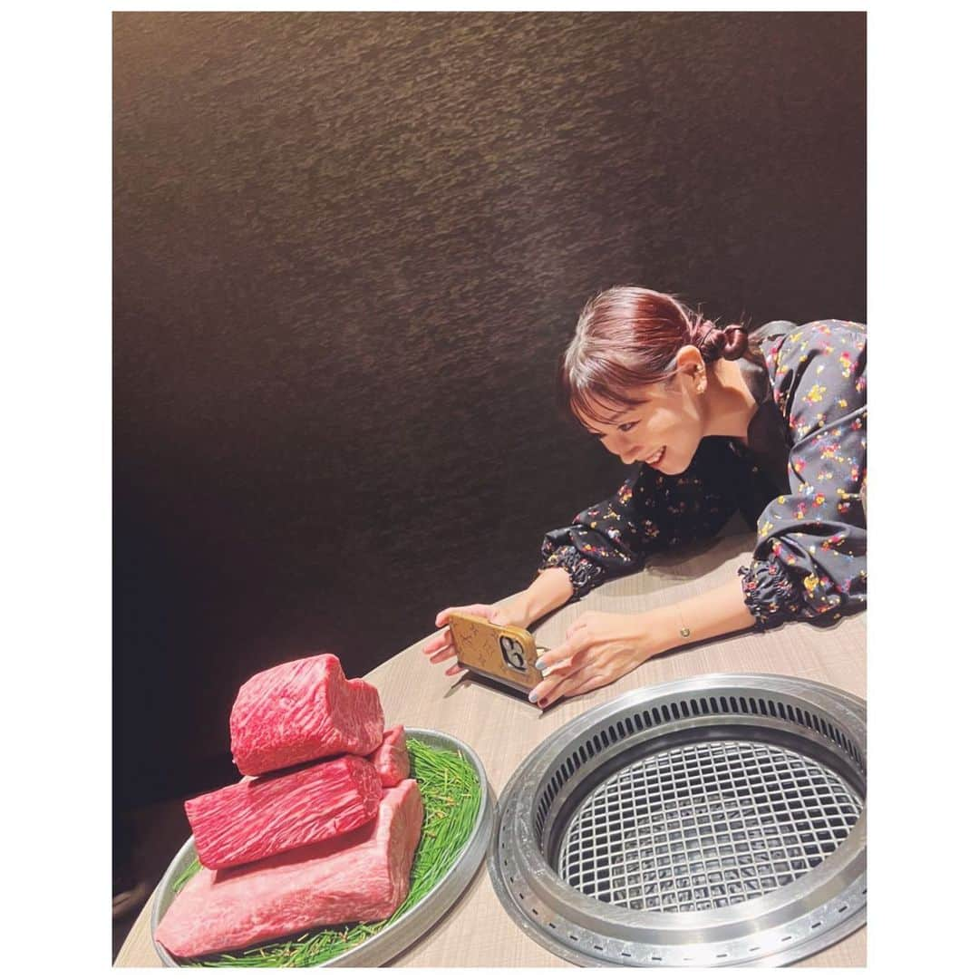 大塚愛さんのインスタグラム写真 - (大塚愛Instagram)「Mt.29  ずっと美味しくて びっくりするくらい美味しくて ハラミちゃんは美しさ更新で 2人の会話は盛り上がるばかりで  もう、、、、。  AIO　#肉 #会 #ハラミちゃん  #塩タンさん　#焼肉 #パーティー #タン #で #包む #トトロ #の　#お土産 #みたいなやつ #どれも #最高級」10月15日 22時48分 - aiotsuka_official