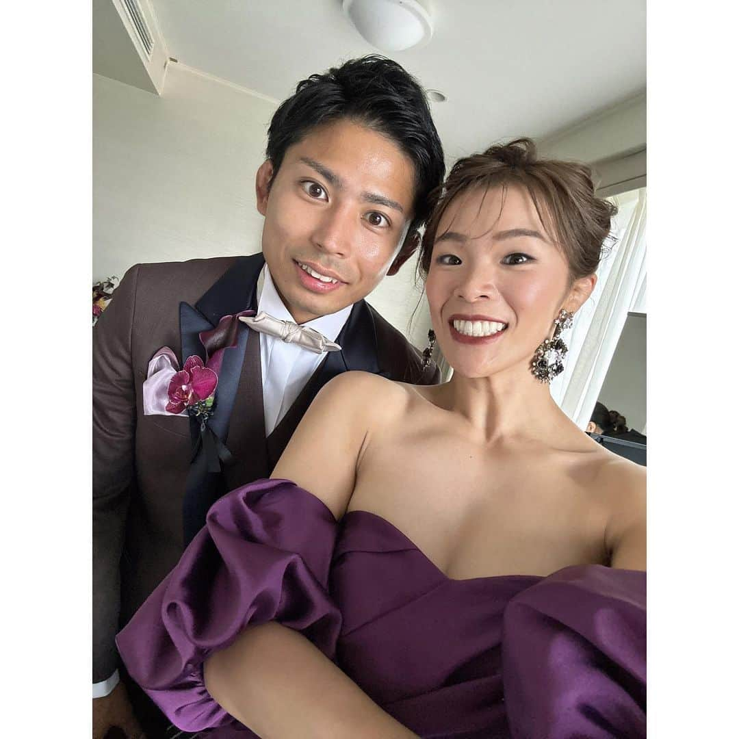 川井梨紗子さんのインスタグラム写真 - (川井梨紗子Instagram)「. 2023.10.14 結婚式🕊️ 大好きな方々と一緒に、一生に一回の特別な時間を 過ごせて本当に幸せでした😌✨  わたし達の馴れ初めを聞くと笑ってしまう人が ほとんどじゃないかなと思いますが、 人生本当に何があるかわからないなあと思います😂  参列してくださった皆様、本当にありがとうございました🤍  ヘアメイクとドレスについては後ほど💐🤍」10月15日 22時51分 - risako_kawai