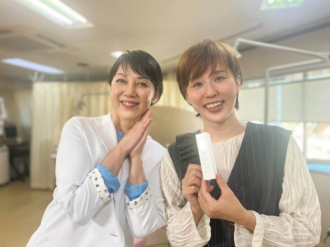 にしおかすみこさんのインスタグラム写真 - (にしおかすみこInstagram)「明日10月16日月曜 #テレ東　#なないろ日和 朝9時26分から  老け顔撃退　特集 観てください😊  #歯科医師 #石井さとこ　先生 #医学博士 #奥田逸子　先生  顔も筋トレする時代😳✨」10月15日 17時33分 - nishioka_sumiko