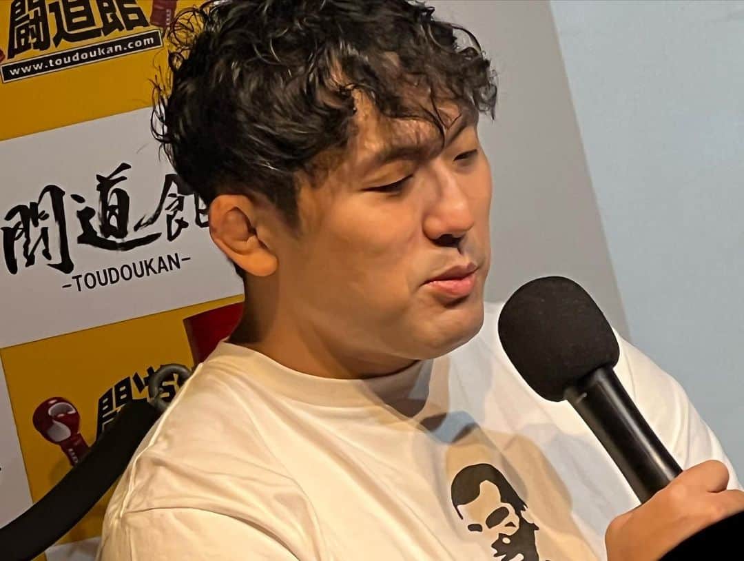青木泰寛さんのインスタグラム写真 - (青木泰寛Instagram)「闘道館で開催された「温故知新2」を観に行きました。  アントニオ猪木を語る場とのサブタイトルでしたが、話しはしっかり脱線してました。これでいいんです。  猪木さんに近い人ほど語らないのも納得でした。坂口さんの身長は検証したいですね。3時間楽しいトークショーでした！  それにしても、ちゃんと写真撮ってくれません。。。  #鈴木秀樹」10月15日 17時34分 - yasuhiro.aoki814