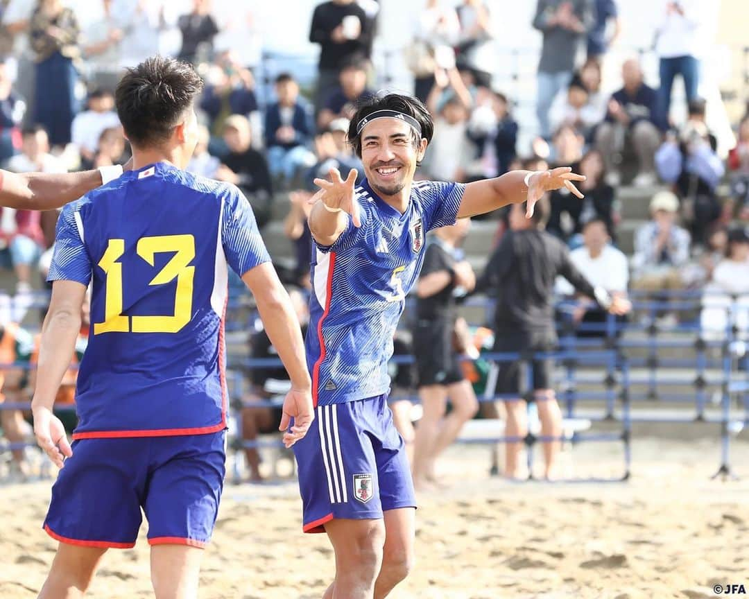 日本サッカー協会さんのインスタグラム写真 - (日本サッカー協会Instagram)「. 🔹ビーチサッカー日本代表🔹  2023年で唯一となる国内での国際親善試合🏖⚽ 第2戦は5-1で勝利し、連勝を飾りました！  現地や配信での応援ありがとうございました📣  試合結果などの詳しい情報はプロフィールのJFA公式サイト『JFA.jp』から✍  #夢への勇気を #jfa #daihyo #ビーチサッカー日本代表 #ビーチサッカー #BeachSoccer #⚽️」10月15日 17時41分 - japanfootballassociation