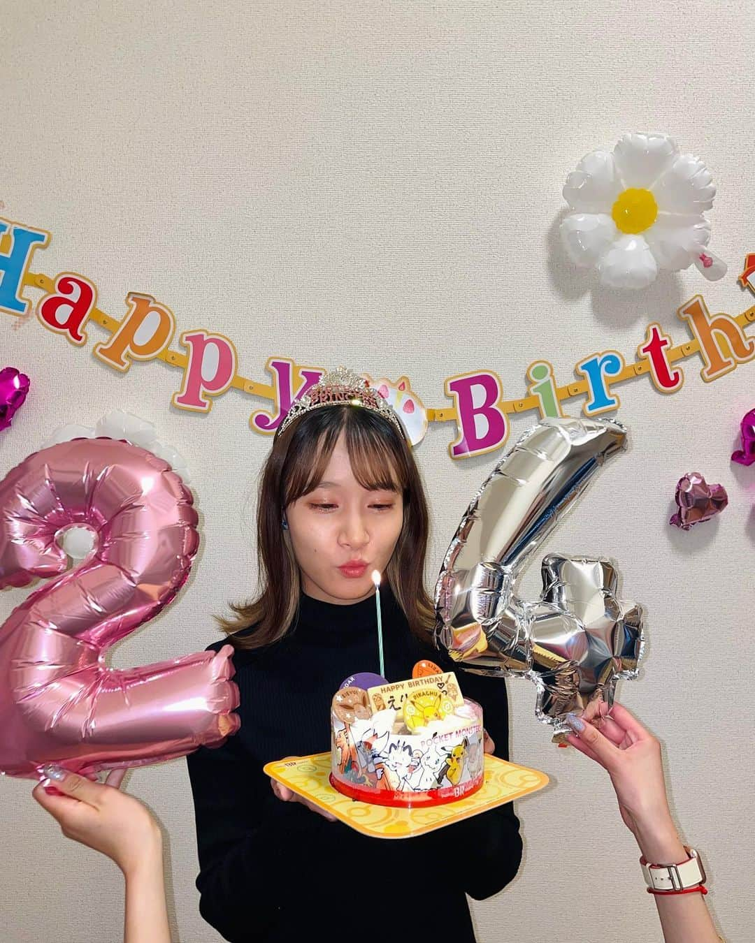 海老沢恵莉香さんのインスタグラム写真 - (海老沢恵莉香Instagram)「24🥳 Makasih ya semua atas ucapan & doanya💝 waktu berlalu begitu cepat yah ga sadar udah usia segini aja... bersyukur bgt dikelilingi orang2 baik & sayang sama aku! makasih udh selalu support aku, sayang kalian semua dimanapun kalian berada!  #24」10月15日 17時56分 - erika_ebisawa