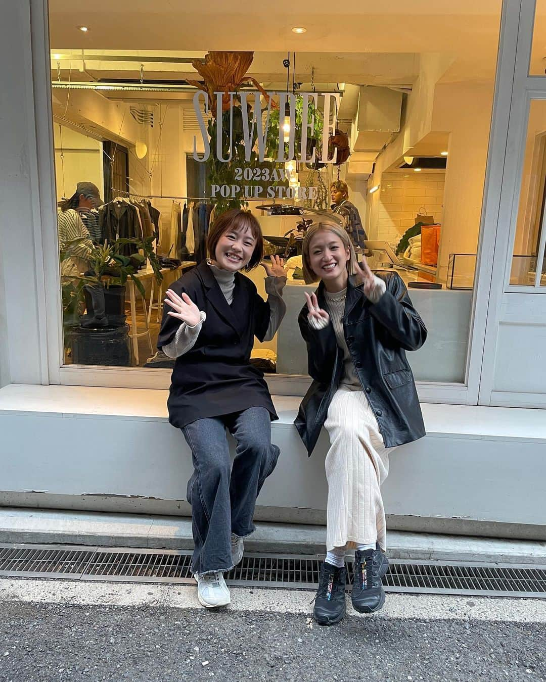 KARENさんのインスタグラム写真 - (KARENInstagram)「2023AW SUWDEE POP UP STORE 皆さまお越しいただきありがとうございました☺️！  一気にみんなに会えて お洋服を実際手に取ってもらえて 昔からだいすきなんですよねPOP UP🪽  載せたい写真たくさんなのに10枚じゃ足りないよインスタさん🥵」10月15日 17時51分 - karen_nrsm