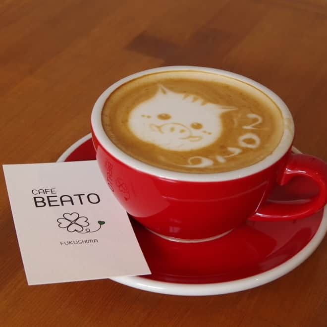 旅色さんのインスタグラム写真 - (旅色Instagram)「【大阪府 / 北新地・福島・野田・堂島浜】 CAFE BEATO（カフェ ベアート） 23時まで楽しめるおしゃれな大人の夜カフェ☕🍰  JR福島駅 (大阪府)から徒歩約5分とアクセス抜群のカフェ♩界隈ではめずらしく23時まで営業しているため、夜カフェとしても賑わっています。見た目も楽しめるカラフルなケーキやサンドイッチ、可愛いラテアートや、おしゃれなインテリアが写真映えすると話題。コーヒーにもこだわっており、オーナー自身が海外や旅先で出合った豆を厳選して仕入れているそう。  店内は、2階席もあり最大40名まで貸切可能で、女子会やパーティなどさまざまなシチュエーションで利用できます🎀 🦩  —-✄———-✄———-✄—ー  【CAFE BEATO】 @cafe.beato 📍大阪府大阪市福島区福島8丁目1-3 電車：JR東西線新福島駅3番出口より徒歩約4分、JR大阪環状線福島駅より徒歩約5分 TEL：06-6225-8828 ［💡旅色を見たとお伝えください］  旅色：https://tabiiro.jp/gourmet/s/312964-osaka-cafe-beato/ 公式：https://cafebeato.jp/   —-✄———-✄———-✄—-  #旅色 #家族旅行 #贅沢時間 #旅スタグラム #大人の休日 #大人の旅 #旅スタグラム #思い出旅行 #ご褒美旅行 #ご褒美時間 #国内旅行 #cafebeato #beato #カフェベアート #カフェ #夜カフェ #カフェ巡り #大阪カフェ #梅田カフェ #福島カフェ #関西カフェ #大阪観光 #大阪旅行」10月15日 18時00分 - tabiiro