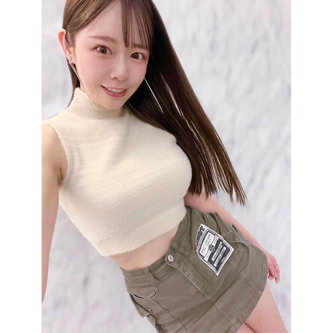 小泉みゆきのインスタグラム：「短い動画をストーリーズにアップしていたら、撮影可なの？との質問が。 ゲストでお招きいただいていて、ゲストエリア(2F)からの撮影は構わないとのことで。 一応、歌声のあるところはカットしましたが… 参加しようか迷っている方には、雰囲気わかって良いかなと。当日券あったよ◎ ゆっくり見させていただきありがとうございました🫶☺️」