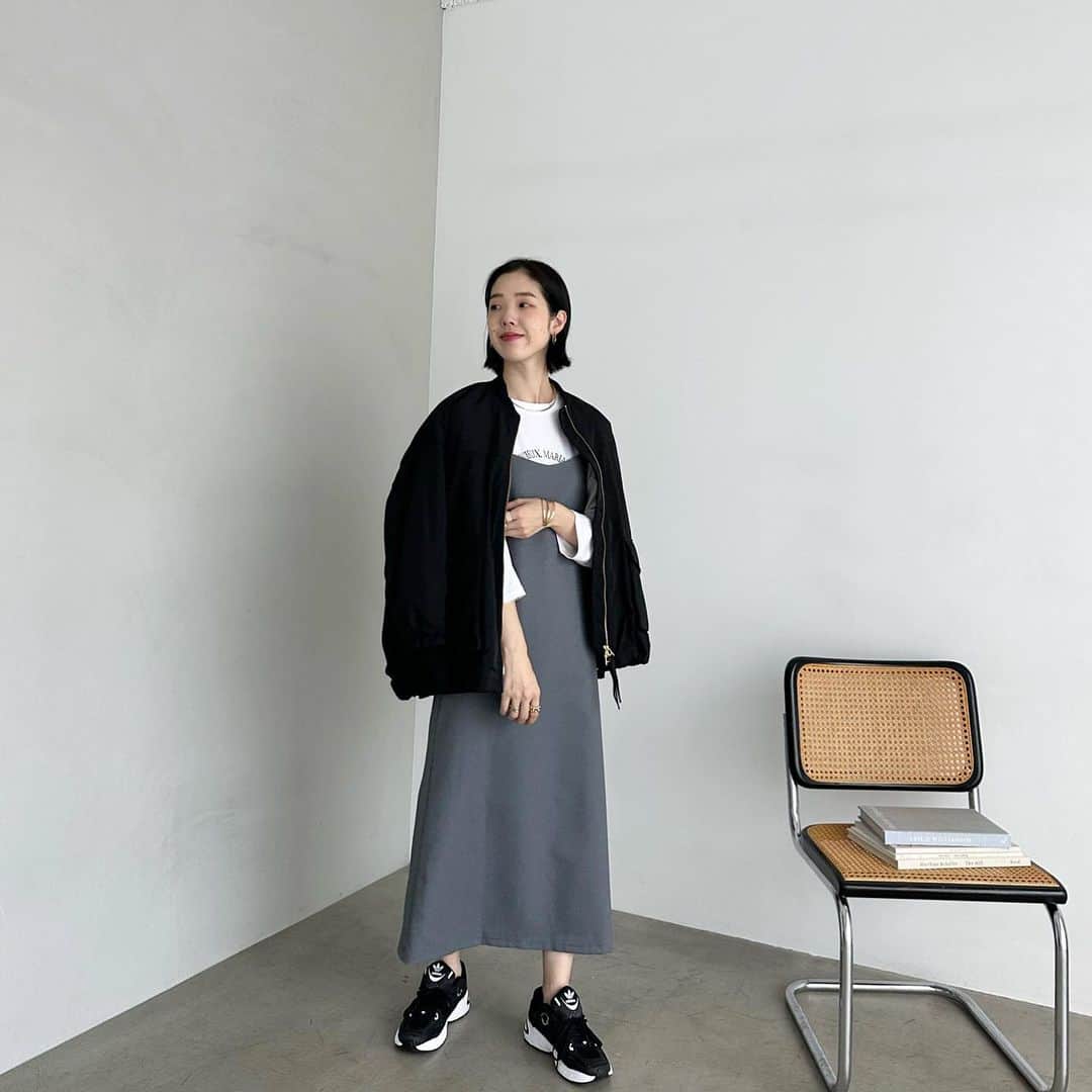 douxarchivesのインスタグラム：「@douxarchives.official 【New in!】  秋服も活躍！インナー次第で気温対策も◎ウールライクキャミワンピース  item ︎︎︎︎☑︎ ウールライクキャミワンピース ￥13,200  color:gray/black   #douxarchives  #ドゥアルシーヴ  #キャミワンピース  #ワンピース  #ワンピースコーデ  #秋服  #秋服コーデ  #大人カジュアル  #きれいめカジュアル  #きれいめコーデ  #オフィスコーデ」