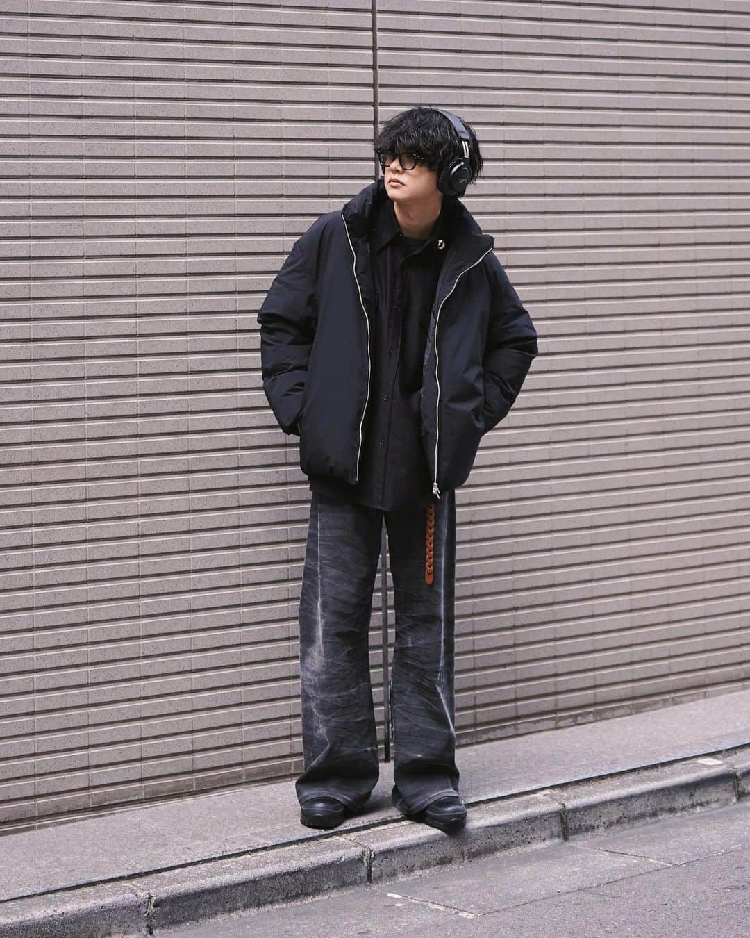 げんじさんのインスタグラム写真 - (げんじInstagram)「🆕 DOWN JACKET 去年から更なるアップデートを遂げました。 次回の @wym_official_ もご期待ください。  @lidnm_official_ 新作コレクションは今週末発売です🏴󠁧󠁢󠁳󠁣󠁴󠁿  outer #wym coming soon shirt #lidnm PREMIUM SHETLAND ALASKAN SH pants #maisonmargiela shoes #amomento pierce #llife PEBBLE PIERCE belt #llife LEATHER CHAIN BELT eyewear #nochinooptical   #メンズファッション #ファッション #冬服 #冬コーデ #秋冬 #今日のコーデ #今日の服 #fashion #mensfashion #23aw #23fw #autumn #winter #ootd #outfit #styling #패션 #스타일 #코디 #옷스타그램 #데일리룩 #오오티디 #데일리룩 #스타일링 #아웃핏 #코디」10月15日 18時15分 - genji_official_