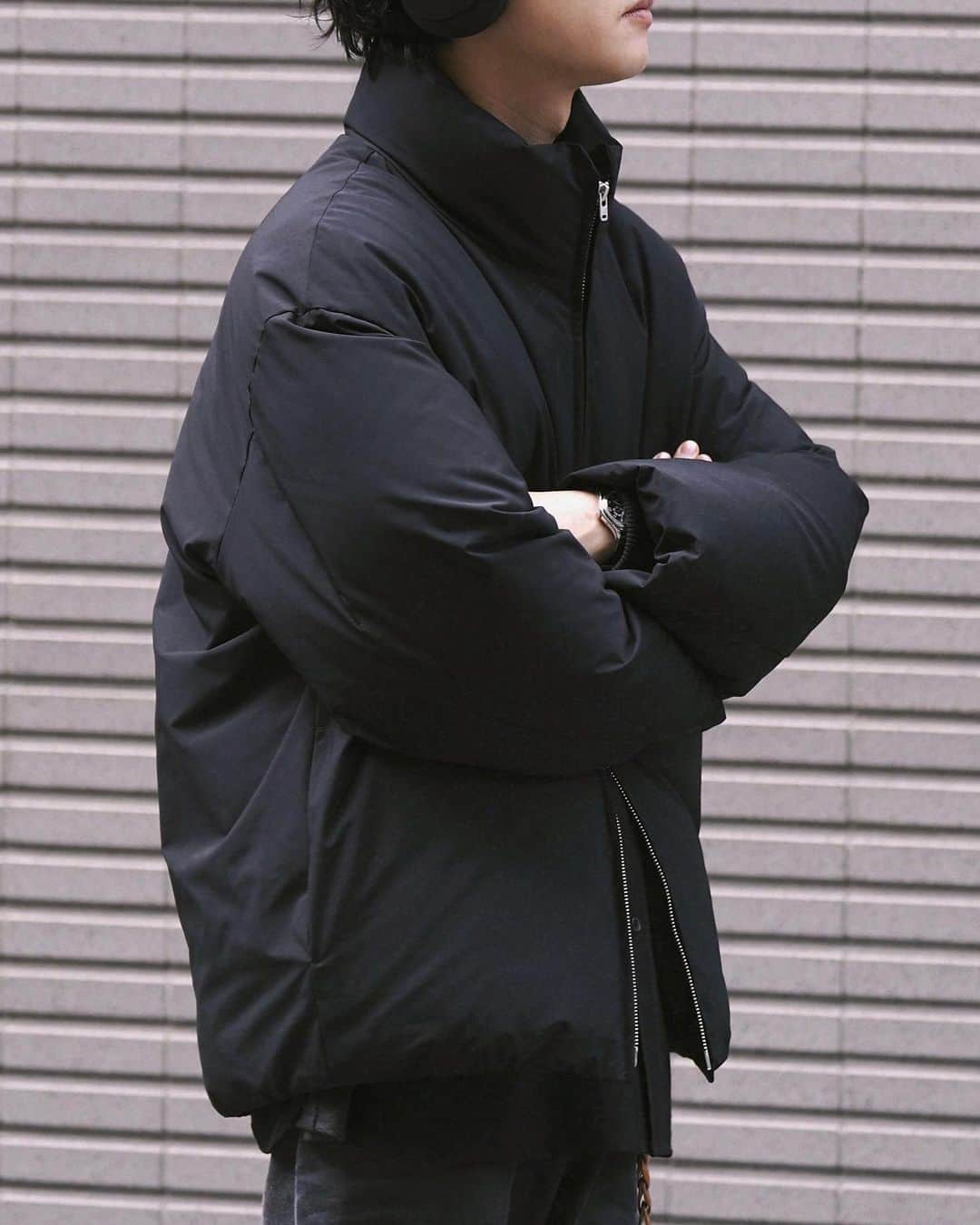 げんじさんのインスタグラム写真 - (げんじInstagram)「🆕 DOWN JACKET 去年から更なるアップデートを遂げました。 次回の @wym_official_ もご期待ください。  @lidnm_official_ 新作コレクションは今週末発売です🏴󠁧󠁢󠁳󠁣󠁴󠁿  outer #wym coming soon shirt #lidnm PREMIUM SHETLAND ALASKAN SH pants #maisonmargiela shoes #amomento pierce #llife PEBBLE PIERCE belt #llife LEATHER CHAIN BELT eyewear #nochinooptical   #メンズファッション #ファッション #冬服 #冬コーデ #秋冬 #今日のコーデ #今日の服 #fashion #mensfashion #23aw #23fw #autumn #winter #ootd #outfit #styling #패션 #스타일 #코디 #옷스타그램 #데일리룩 #오오티디 #데일리룩 #스타일링 #아웃핏 #코디」10月15日 18時15分 - genji_official_