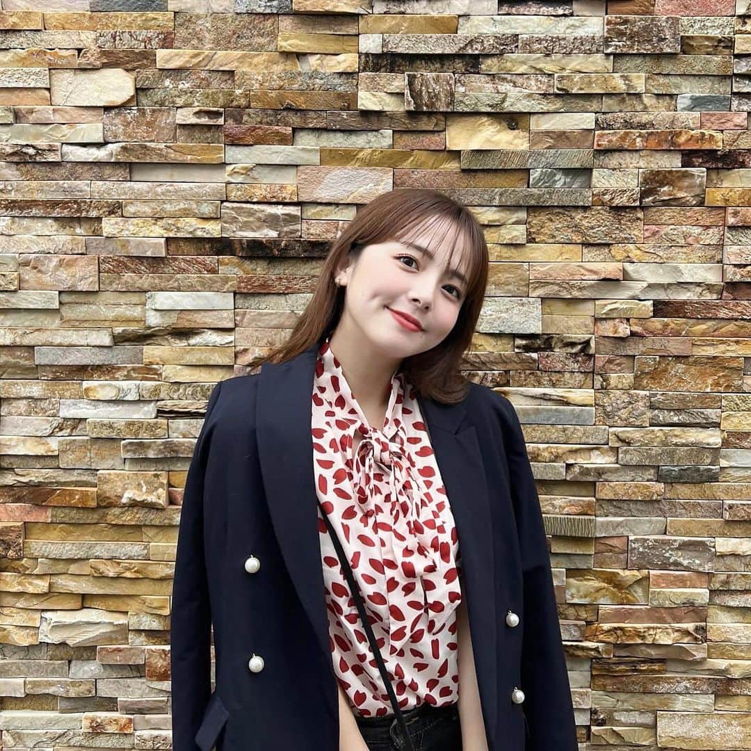 横山紗弓のインスタグラム：「お出かけした日♡ latteとお揃いコーデした❤️ #shein #shein購入品」