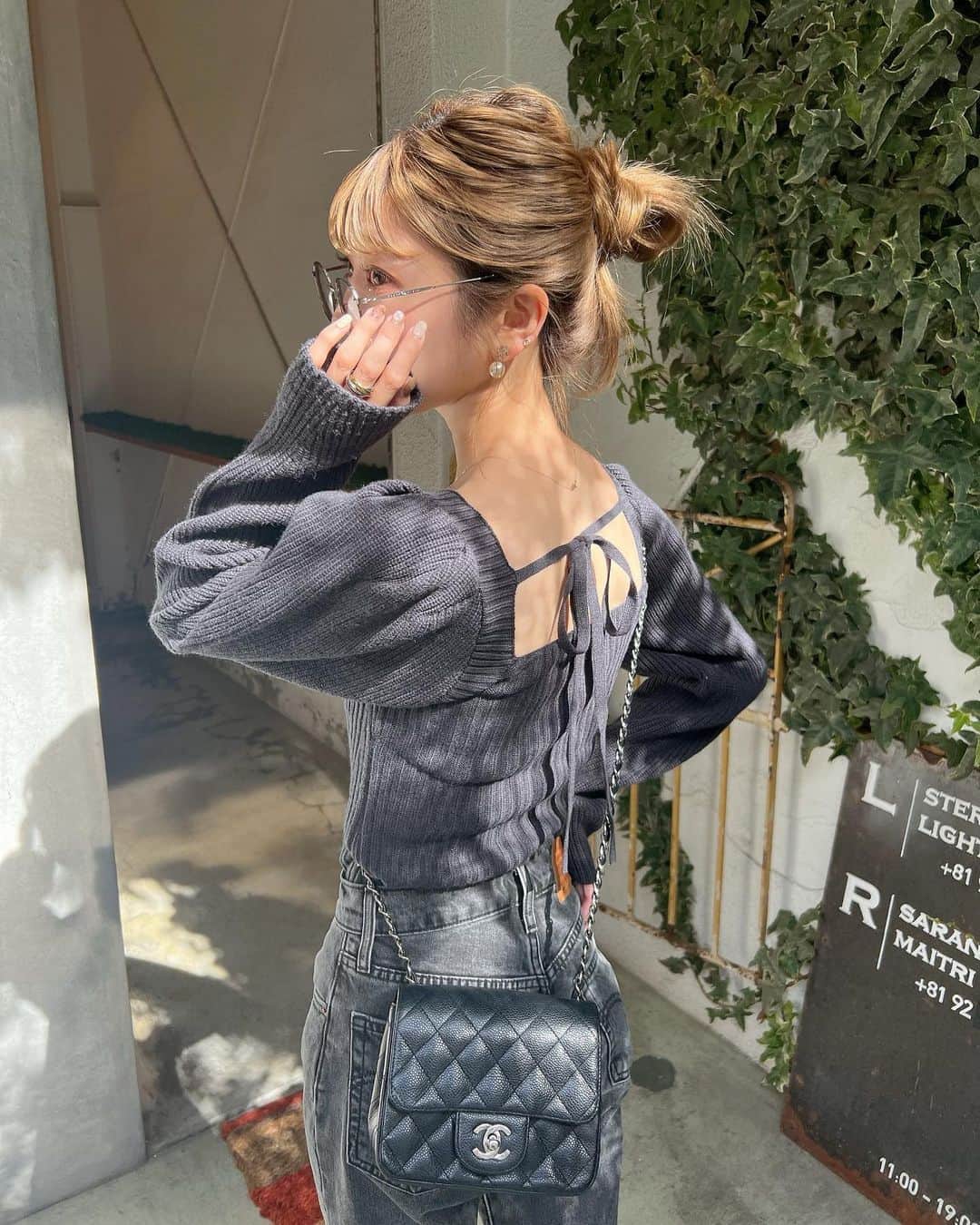 のインスタグラム：「@stylevoice_official のトップス可愛い🩶 最近はブラックよりチャコールグレーが気分🌝  #PR  #stylevoice  #stylevoiceforxxx」