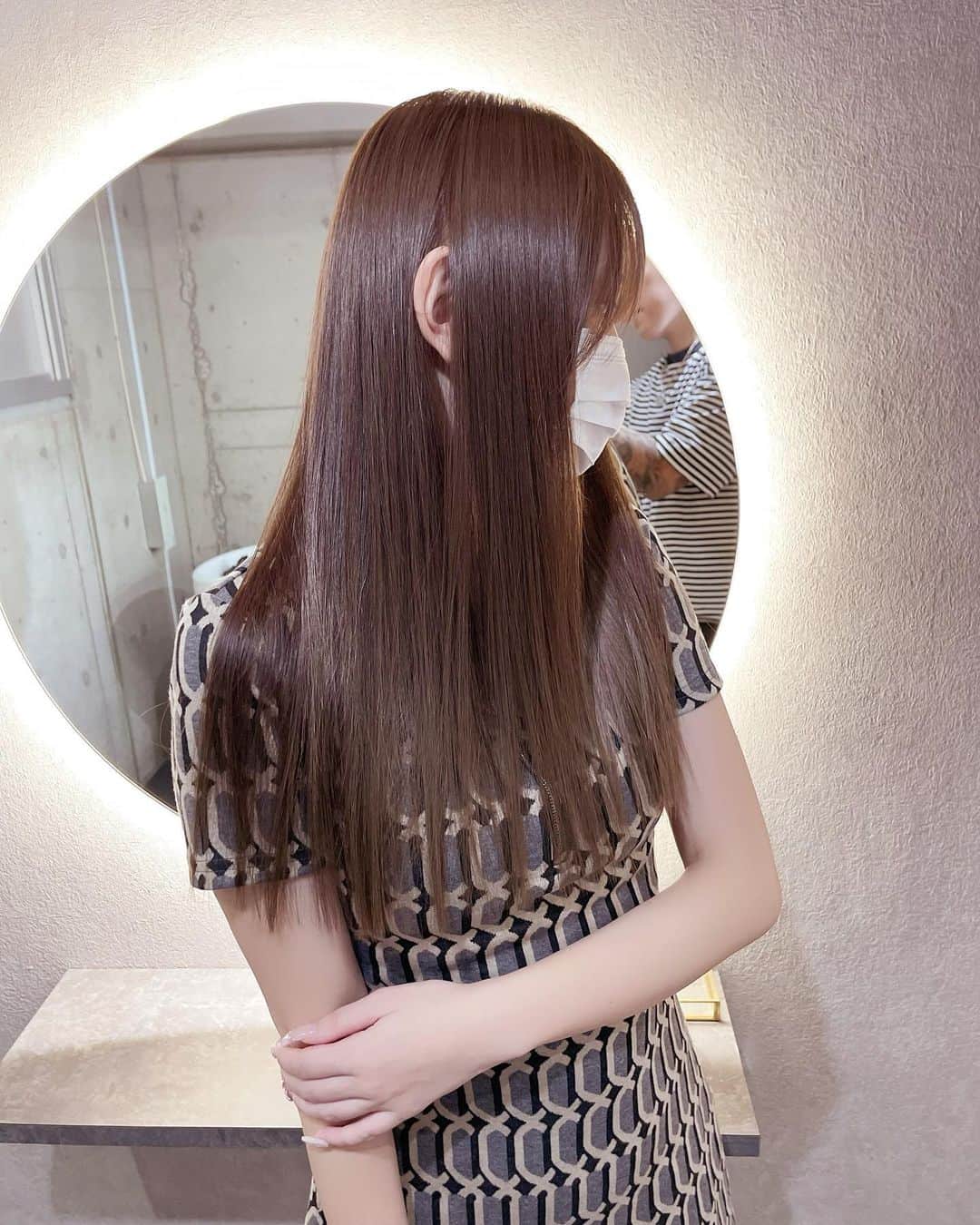 小倉里茉のインスタグラム：「🎀 . たまには暖色もアリ❤️‍🔥❤️‍🔥❤️‍🔥 .」