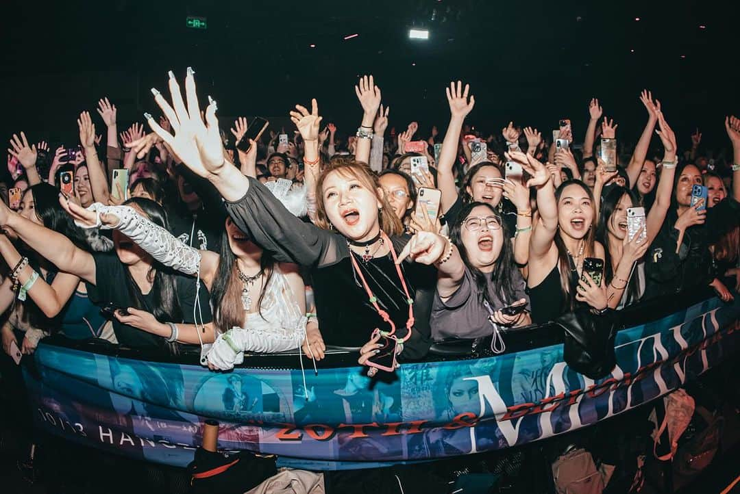 MIYAVI（石原貴雅）さんのインスタグラム写真 - (MIYAVI（石原貴雅）Instagram)「Thank you #Hangzhou ⭐️  We have kicked off the tour once again with a bang 💥 Thank you to everyone that came out and rocked with us!!  TONIGHT: Chengdu 🎸 Get ready 🤩」10月15日 18時36分 - miyavi_staff