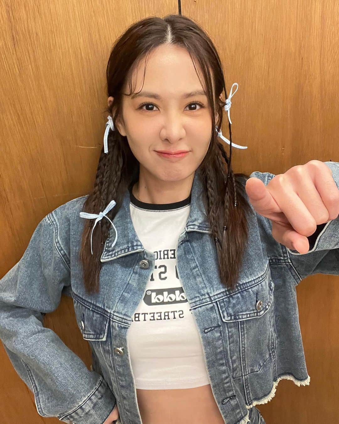 アンバー・アンのインスタグラム：「可可愛愛的同學來了見面會💗 收到很多甜甜的能量☺️」