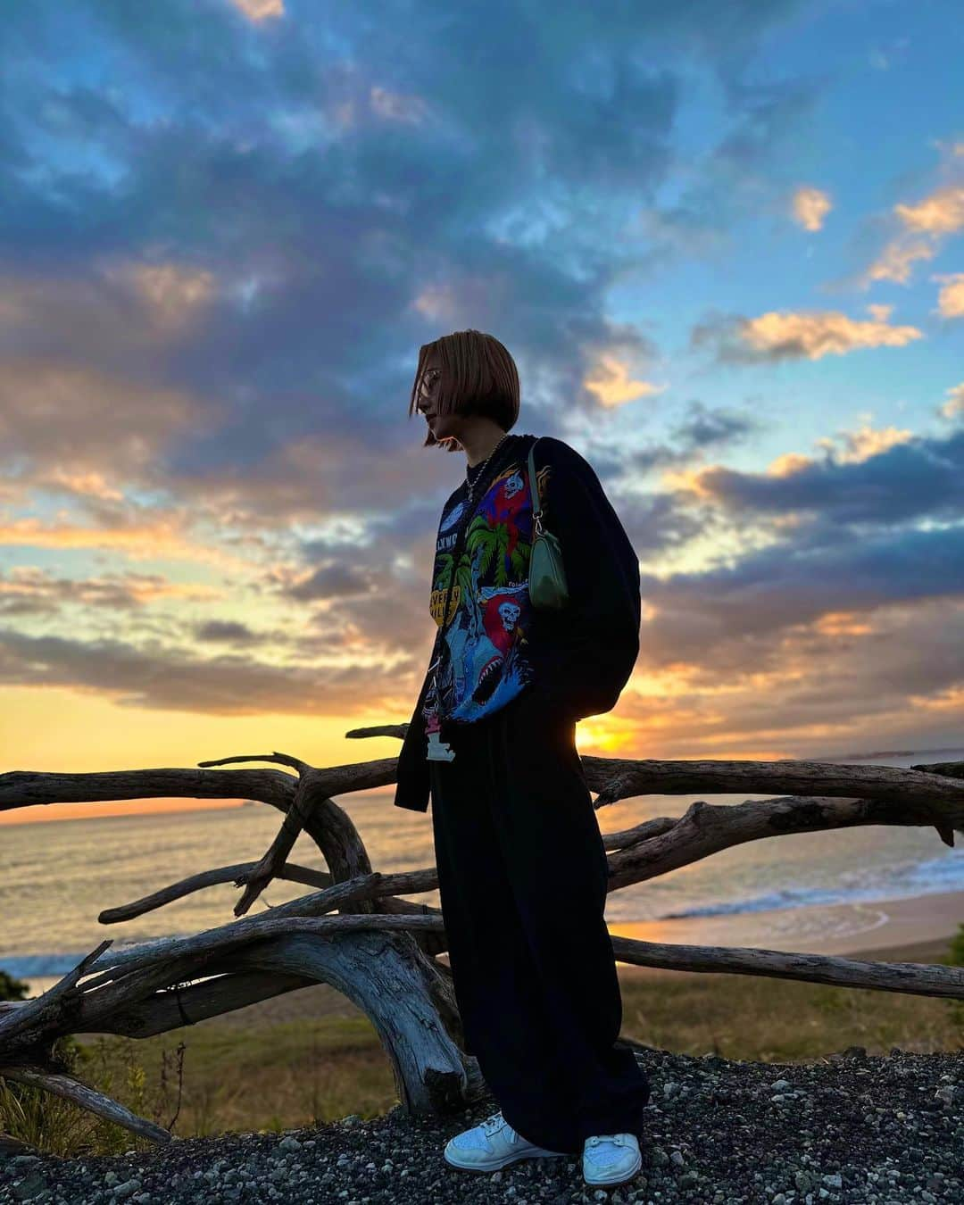 SARAさんのインスタグラム写真 - (SARAInstagram)「🧡🌊🌞💙🌴  #localauthority #nieeh #niro #andvoid #ootd」10月15日 18時56分 - sara_1128