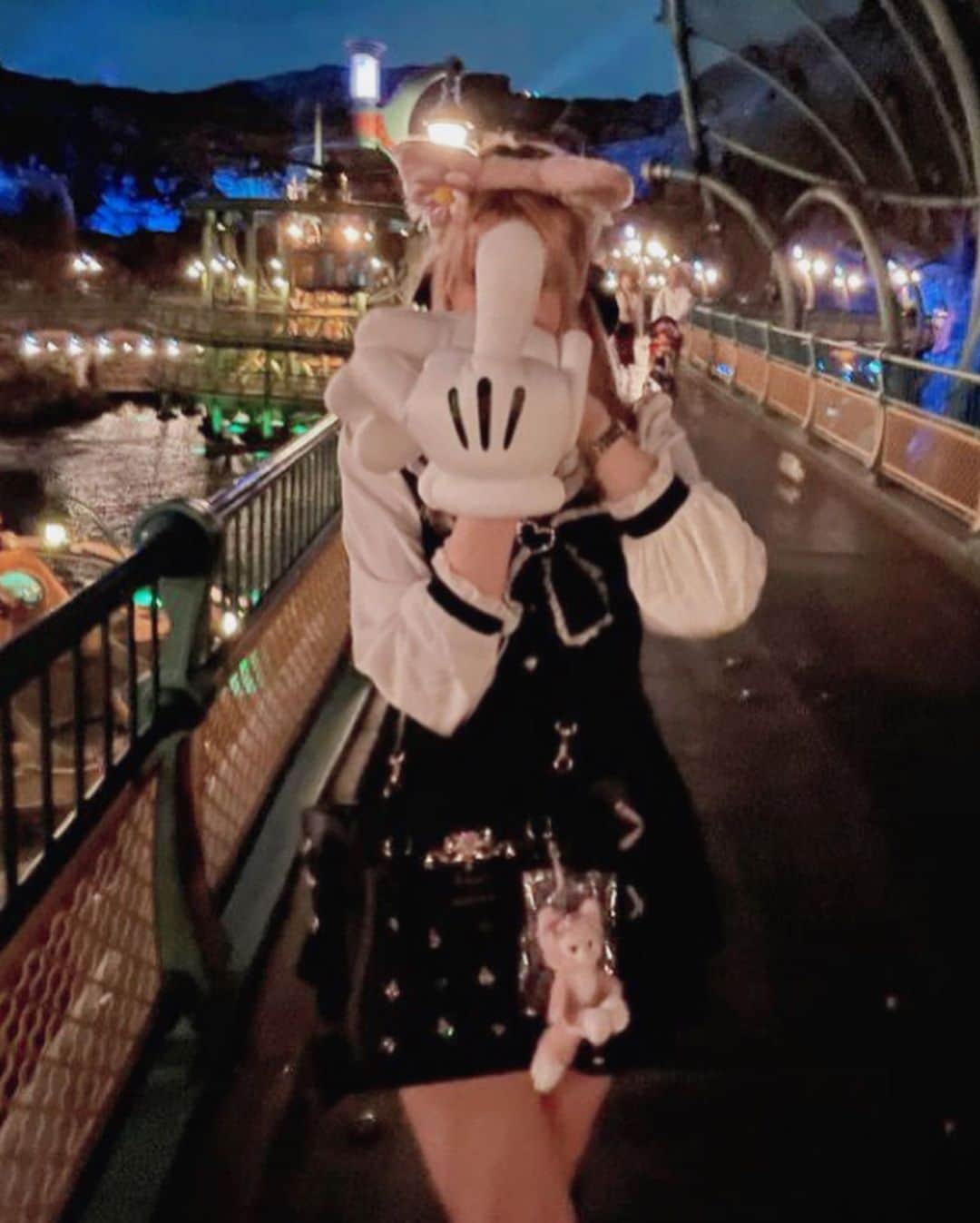 Hirari Ann（ヒラリー アン）さんのインスタグラム写真 - (Hirari Ann（ヒラリー アン）Instagram)「uwu Disney 🥺👉👈」10月15日 18時58分 - hirariann
