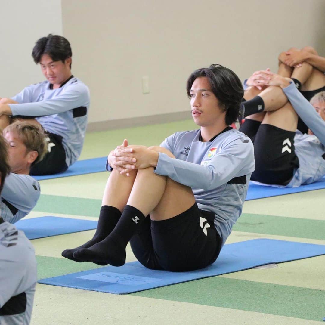 ジェフユナイテッド市原・千葉さんのインスタグラム写真 - (ジェフユナイテッド市原・千葉Instagram)「#10月15日  今こそ！WINBYALL！  本日はリカバリー  ユナパの風景をお届け⚽️  #jefunited #ジェフ千葉 #ユナパレポ #jleague #winbyall」10月15日 19時00分 - jefunited_chiba_official