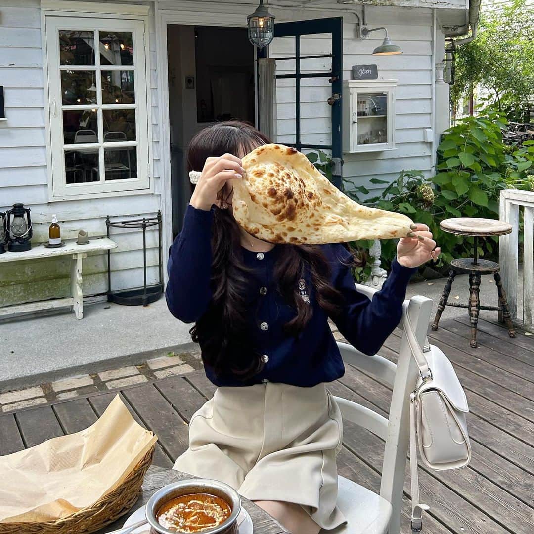 あみさんのインスタグラム写真 - (あみInstagram)「︴𝑘𝑎𝑟𝑢𝑖𝑧𝑎𝑤𝑎 𝑡𝑟𝑖𝑝 ,   軽井沢1日目~ 🧺🍂 くまちゃんの刺繍入ったお気に入りカーディガンで 韓国っぽいコーデにしてみた🇰🇷♡  @rili.shopping のヘアクリップもお気に入りなの .’.’  初日は着いてすぐランチ食べにサジロカフェに💭 本当に美味しかったし雰囲気が良すぎる😮‍💨🤍  . . . #秋コーデ #秋服 #低身長コーデ #カーディガン #shein #mystic #heather #rili #韓国コーデ #軽井沢 #軽井沢旅行 #軽井沢カフェ #軽井沢ランチ #sajirocafe #sajirocafeforest #サジロカフェ」10月15日 19時01分 - ami___nmo