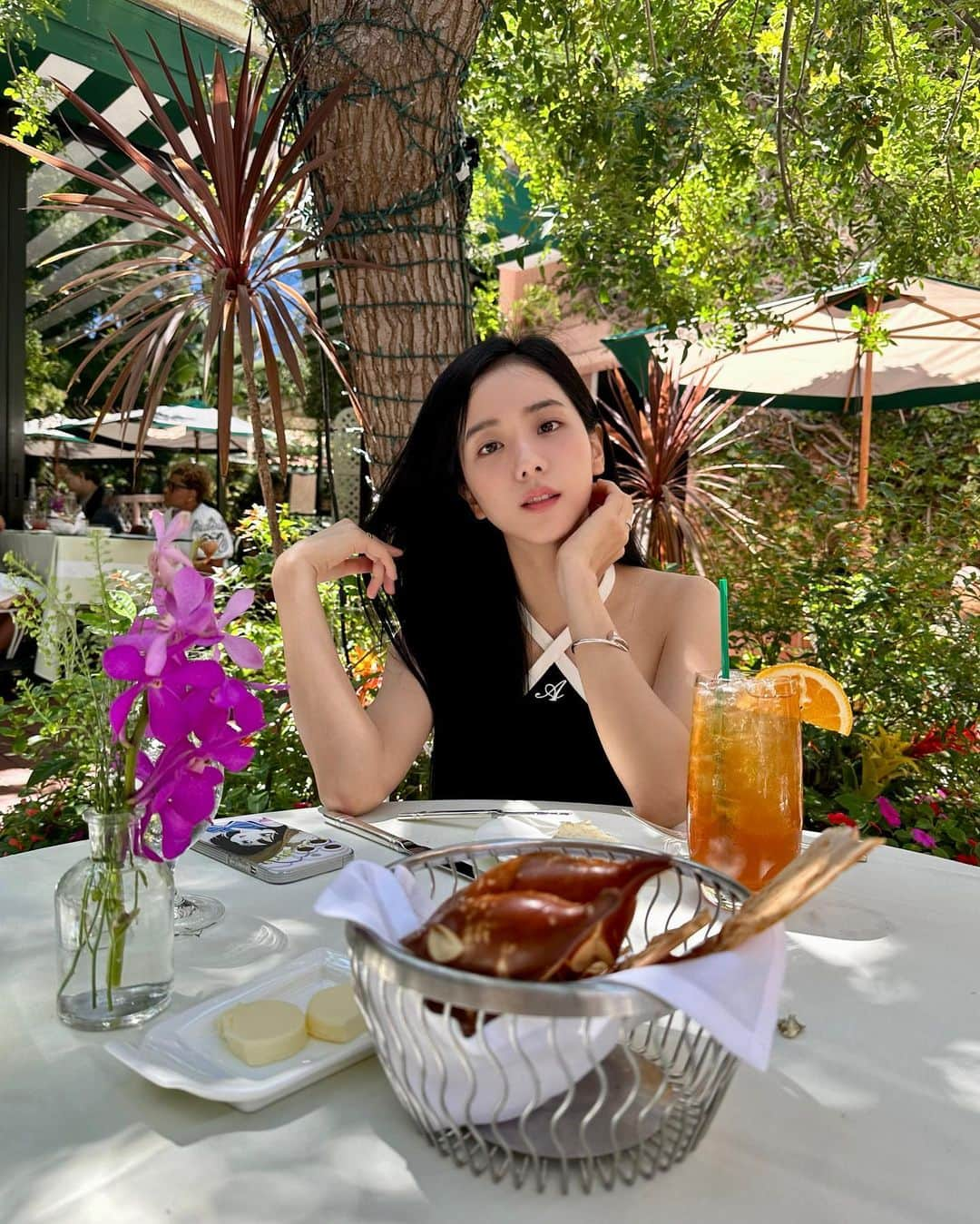 ジスのインスタグラム：「🍊 ᘏ▸◂ᘏ ꒰ ɞ̴̶̷ ·̮ ɞ̴̶̷ ꒱ />🥨c\ ♡」