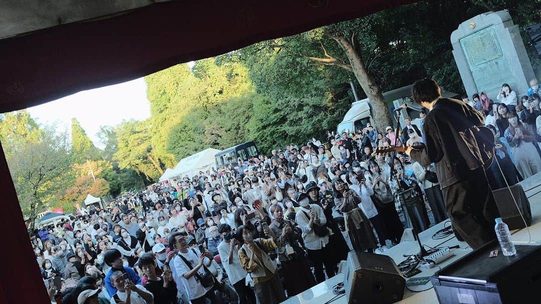 上野大樹のインスタグラム：「琴崎八幡宮 秋季大祭  光栄なステージに呼んで頂きありがとうございました。 そしておめでとうございます。 僕のステージになるとこれはフェス？というくらい沢山の方が集まって頂き、声を届けてくれてとても気持ち良かったです。 素晴らしい日でした。 また会いましょう。」