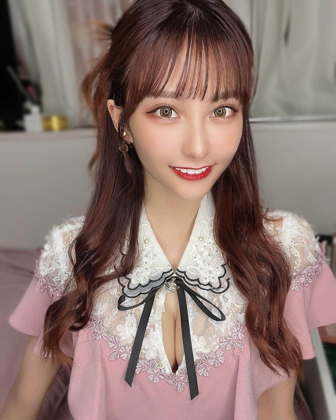 花咲れあさんのインスタグラム写真 - (花咲れあInstagram)「ピンク率が高い〜💖 . 最近投稿された 令和の虎、ゆうせいだぉさん、春木開、花咲姉妹👯‍♂️❤️‍🔥 . そして今私のチャンネルは2回BANされて利用出来なくなりました😣💔 次は2週間後に載せれます😶‍🌫️ またBANされる可能性もあるので皆様チャンネル登録と通知ONで待機願います🙇‍♂️❣️ グラビア界の問題児卍エンターテイナーです🥹🤟 . 来月11月18日(土)はあかねんと撮影会です📷🫶 会場は一緒だけど枠は別です🙆‍♀️ 空けておいてね〜☺️ . #令和の虎 #ゆうせいだお #春木開 #花咲姉妹 #日本的 #性感內衣 #性感 #内衣 #奶 #外拍 #外拍模特兒 #sexy #性感 #性感美女 #性感尤物 #コスプレ #코스프레  #Cosplay #モデル #모델  #model #グラビア #gravure #그라비아 #花咲れあ #れあたん」10月15日 19時03分 - h_rea_0503