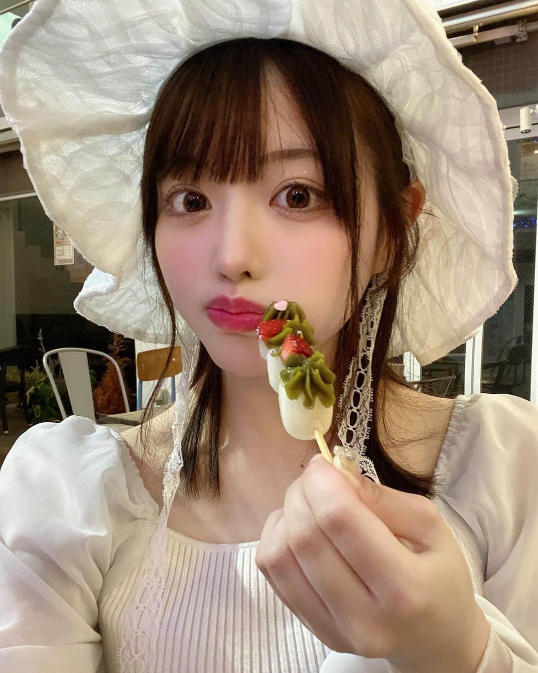 あやののインスタグラム：「食いしん坊  #春あやの  #江ノ島 #鎌倉 #halloween #撮影会 #japan #japanesegirl #kawaii #アイドル #地下アイドル  #ヘアアレンジ  #コスプレ#低身長コーデ #アイドル好きと繋がりたい #ハロウィン #ハロウィンコスプレ #asiagirl #tiktok #メイド服 #music #チャイナドレス #アイドルヘア #新宿カフェ #アイドルメイク #水着 #水着女子 #水着撮影会 #水着モデル #グラビア #グラビアアイドル」