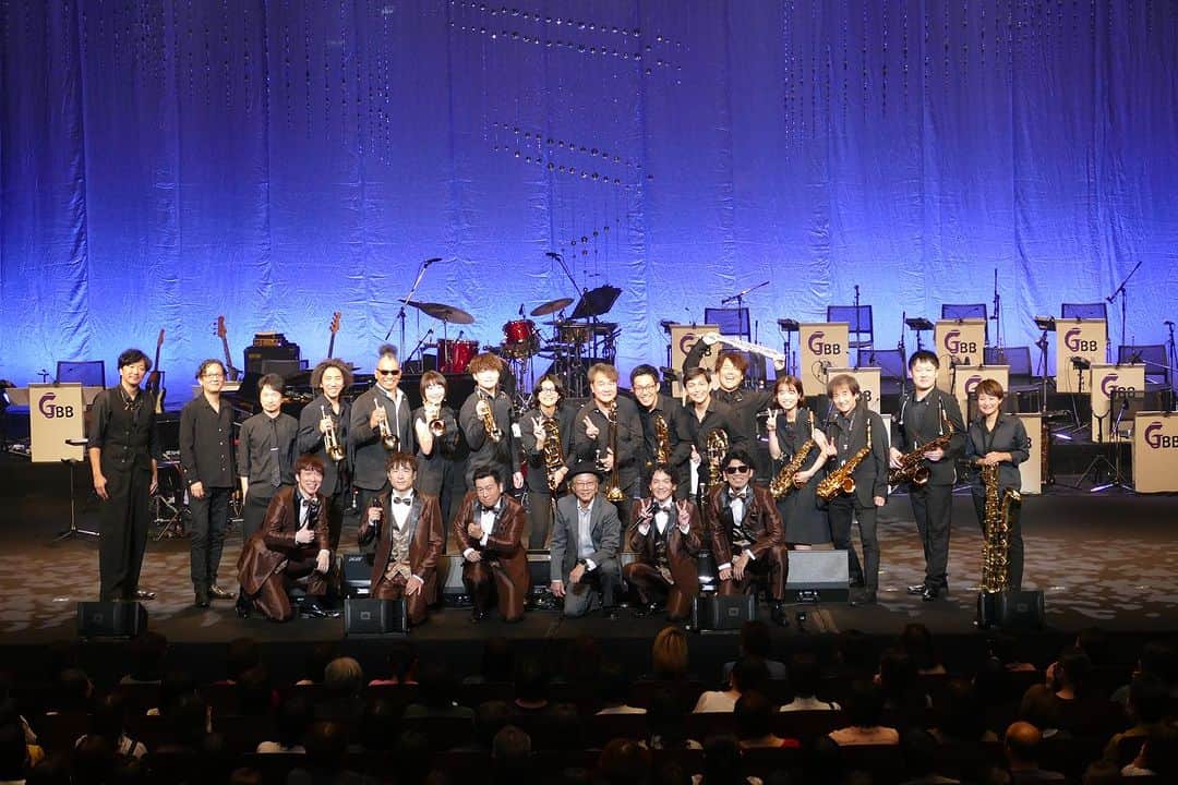 のインスタグラム：「✨#高崎音楽祭 ゴスペラーズ ビッグバンドコンサート 千穐楽✨  ☺️お越しくださったみなさま☺️ 🎷GBBのみなさま🎺 🎵高崎音楽祭スタッフのみなさま🎵  ありがとうございました✨✨  📸記念写真 🪧セットリスト を公開✨  ※高崎音楽祭のネタバレのみ解禁です ご注意ください⚠️」