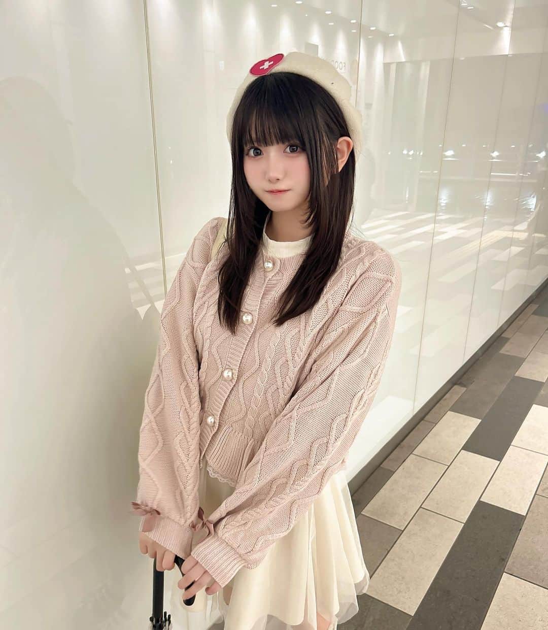 原田珠々華のインスタグラム：「🏥💊  冬は可愛く過ごしたいな💭⸒⸒  @marsofficialjapan さんのピンクのカーディガンかわいい🥲♡  ピンクって女の子って感じでたまに着たくなるよね🎀   #虹のコンキスタドール  #虹コン  #黒髪  #黒髪女子 #japanese  #japanesegirl  #japaneseidol  #girl #idol  #ミディアムヘア  #地下アイドル #偶像  #偶像练习生  #雰囲気好きな人いいね  #いいね返し  #pr  #mars」