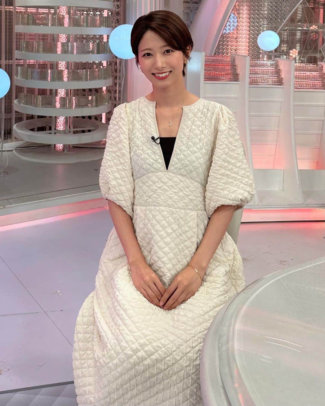海老原優香のインスタグラム：「最近の衣装紹介🎃🍁  急に夏から秋らしくなってきましたね☺️  秋花粉も少しずつ🤧 一緒に乗り越えましょう💪  #衣装 #夏コーデ#秋コーデ」