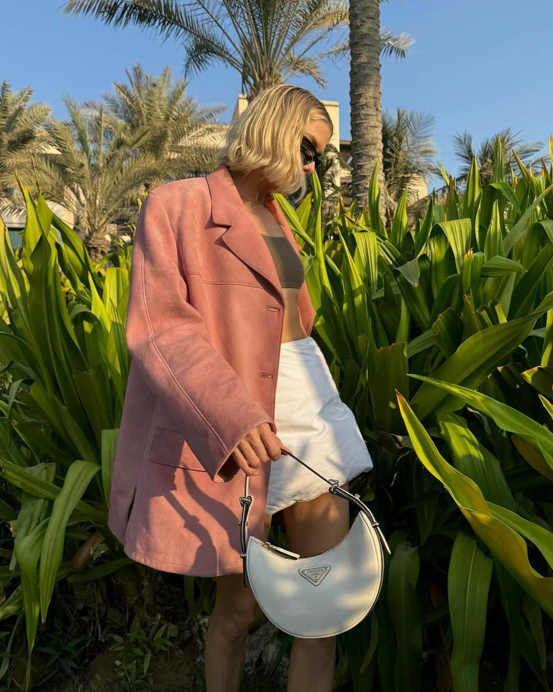 エレナ・ペルミノヴァのインスタグラム：「Into the jungle – with my new Prada Arqué🌴  @prada - #PradaArque #pradafw23」