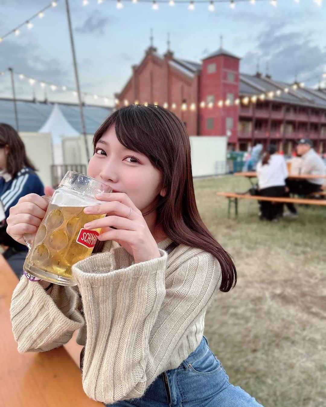 松下玲緒菜さんのインスタグラム写真 - (松下玲緒菜Instagram)「#オクトーバーフェスト 🍺 ドイツのビール美味しかった〜 知らない人たちとダンスしたりして一体感すごい平和なお祭りだった笑」10月15日 19時56分 - matsushita_reona