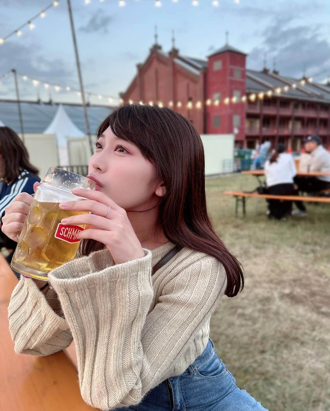 松下玲緒菜さんのインスタグラム写真 - (松下玲緒菜Instagram)「#オクトーバーフェスト 🍺 ドイツのビール美味しかった〜 知らない人たちとダンスしたりして一体感すごい平和なお祭りだった笑」10月15日 19時56分 - matsushita_reona