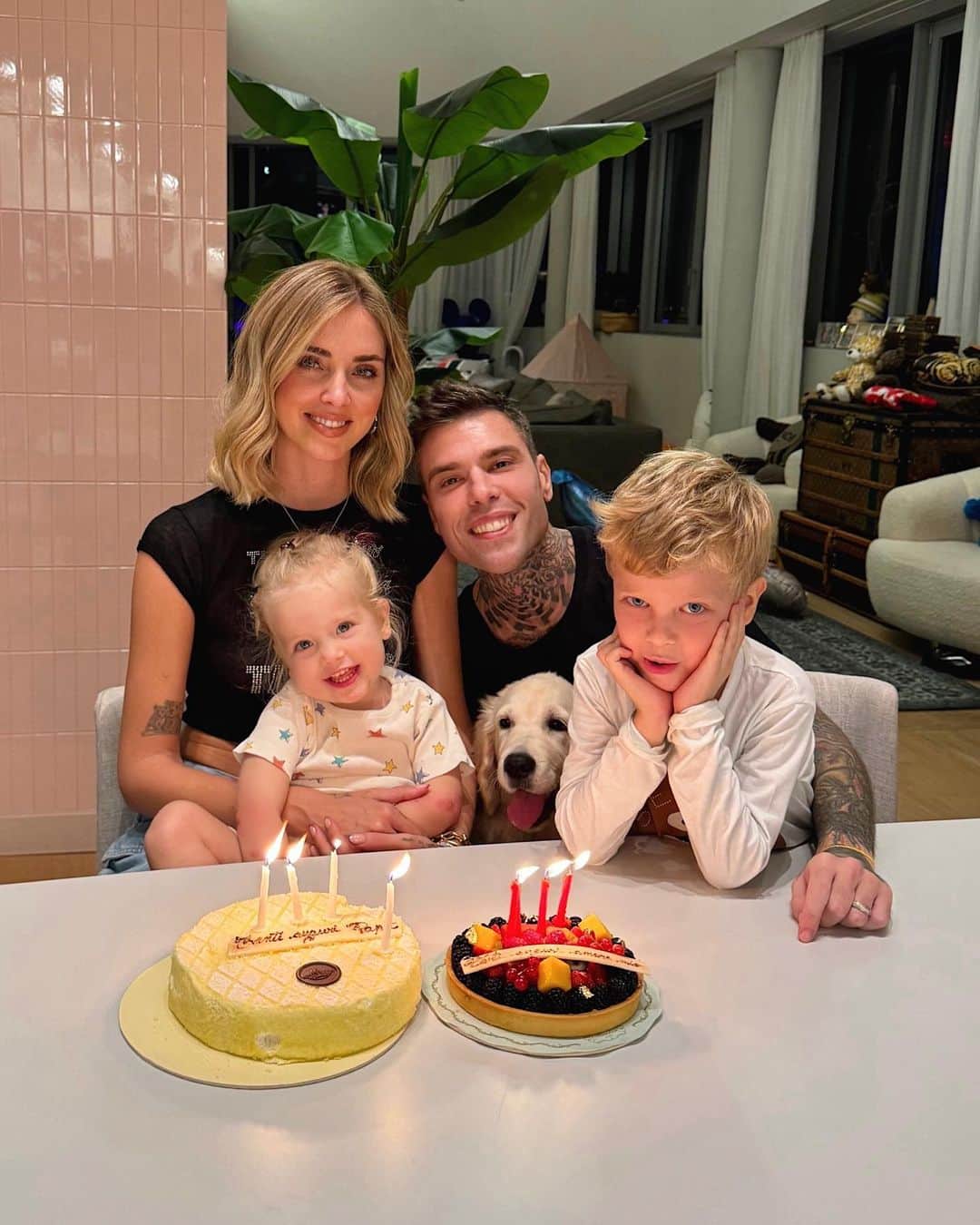 キアラ・フェラーニのインスタグラム：「Last night family celebrations for @fedez 🎂」