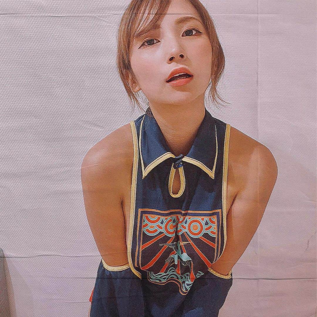 のインスタグラム：「キョンシーのコスプレ💜💜 ⁡ 11/5 はハロウィンイベントだね👻💕💕 ⁡ 何のコスプレになるかは！？ 当日のお楽しみ🥰🥰 ⁡ 有難いことにVIPチケットは 販売開始から20分で完売しました😭✨✨ ⁡ 通常イベントのチケットはまだまだ枠がありますよ🎃❤️❤️ ⁡ みんなに会えることを楽しみにしています👻💕 ⁡ ⁡ ＼＼ハロウィンイベント🎃／／ 開催決定‼️ 日時：2023年11月5日(日) 場所：名古屋 ⁡ 🎃通常イベント 14:00〜16:30 ⁡ 👻VIPイベント 通常イベント+ リムジンパーティー✨ （18:00頃まで） ※先着７名 ⁡ 🦇内容 謎解き、カラオケ、仮装大賞、ツーショット、私物GET！？💖 ⁡ 全てのチケットが先着順になります🙇‍♀️ お早めにどうぞ！👻💕 ⁡ ⁡ ⁡ ＼＼お知らせ／／ ⁡ 現在、街山みほ -グラビア人生 最終章-  の写真集である『Phantom』が発売中ですが.. ⁡ 4年間続けてきた、私のグラビア魂を🔥 ⁡ 皆さんの胸に焼き付けてほしい、残しておきたい‼️ ⁡ と、思いまして💡 ⁡ 今までのグラビア写真、オフショットや未公開ショットなどを..📷💖 ⁡ 今後は❗️ "Instagramのサブスクリプション限定" で 公開していきます☺️✨ ⁡ この機会に、街山みほの -グラビア人生- を しっかりと目に焼き付けてください❤️‍🔥❤️‍🔥 ⁡ ⁡ ✨サブスクリプションの特典✨ ・登録者バッジ ・限定コンテンツ ・舞台裏 ・感謝の表明 ⁡ 月額¥800 ⁡ 今後、グラビアなどの写真はサブスクリプション限定でコンテンツ公開します🫶💕  #まちみー #街山みほ #可愛い #コスプレ #かわいい #ハロウィン #ハロウィンコスプレ #美乳 #綺麗 #キョンシー #イベント #halloween #japan #girl #cute #beautiful #可愛」