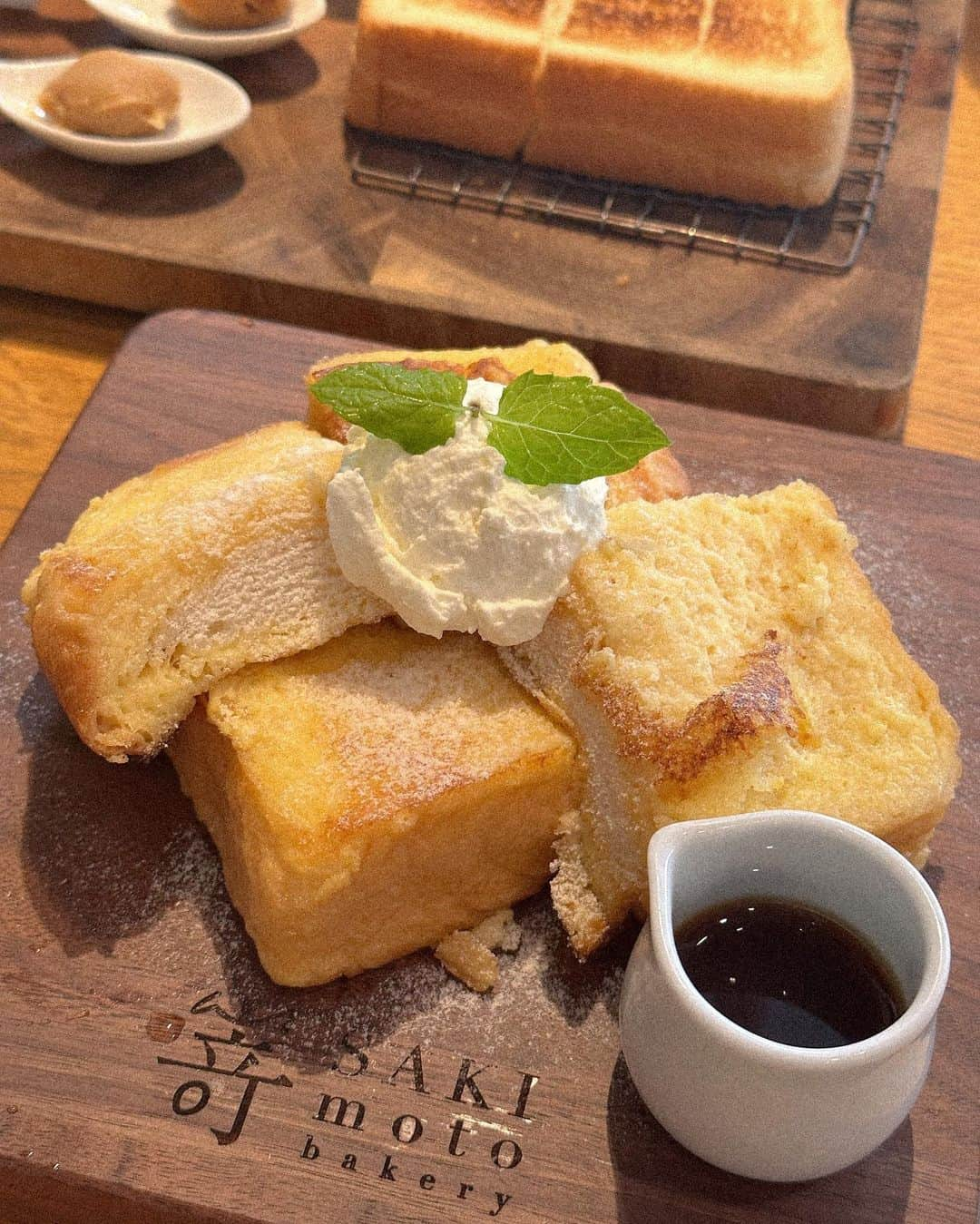 baby.maiさんのインスタグラム写真 - (baby.maiInstagram)「. . 今日は久々の @sakimoto_bakery_cafe_osaka に🍞☕️  フレンチトーストがめちゃめちゃ美味しかった♡♡ また食べにいこ〜っと🫣🍴  ニットはストーリーにも載せてた @noahl_official のだよ🧶 ダボっと感可愛くない🫠🎀 カラーも可愛いのいっぱいあったよ🫶🏽  #PR #noahl #ノアール #ootd #ニット #ニットコーデ #大阪カフェ #難波カフェ #大阪パン屋 #嵜本ベーカリーカフェ #嵜本sakimotobakery」10月15日 20時14分 - maixxaloha