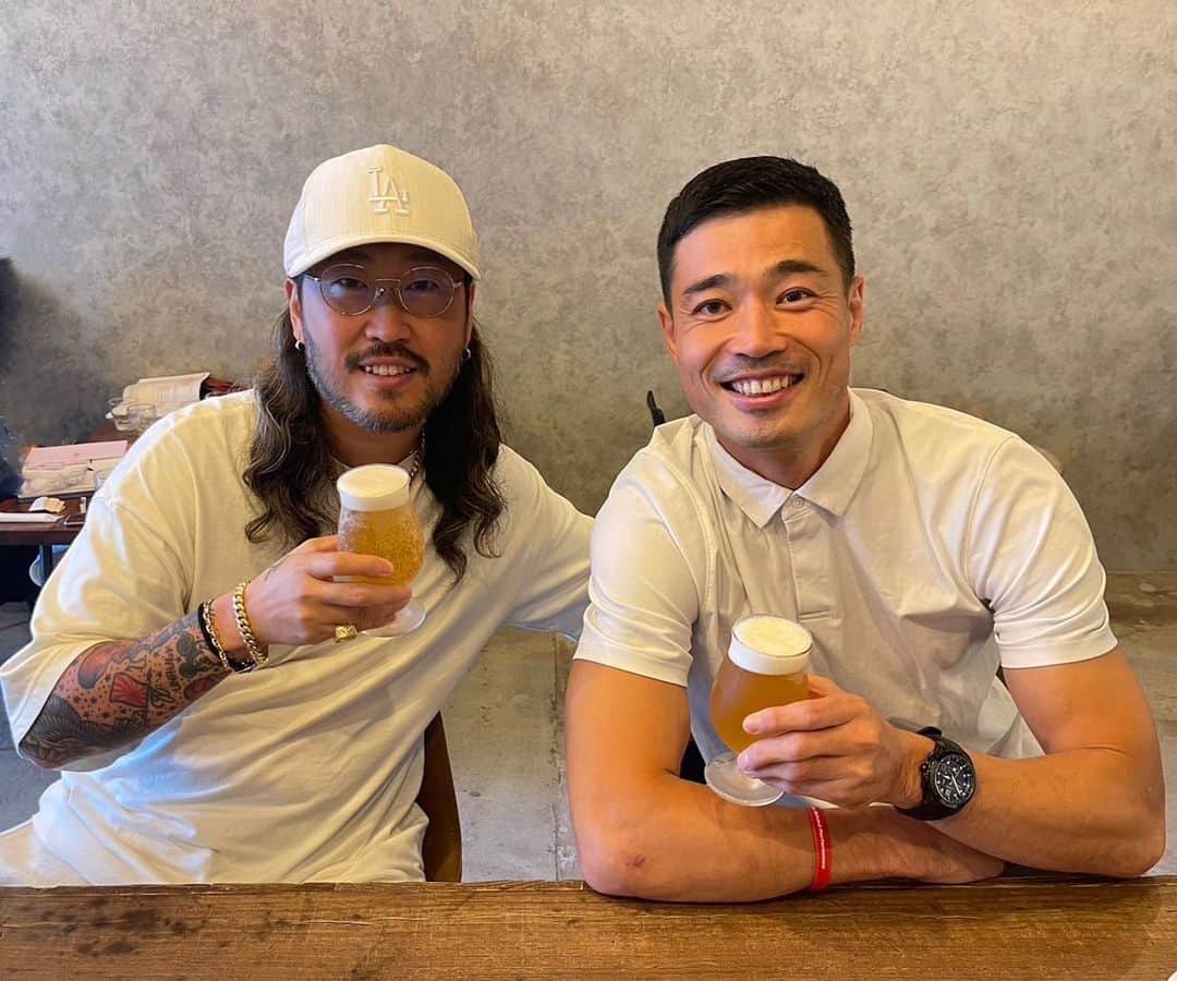 山田章仁のインスタグラム：「@tom_thebarbatokyo 🍻」