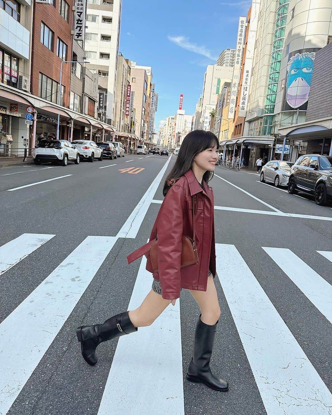 吉竹美聡さんのインスタグラム写真 - (吉竹美聡Instagram)「♥️🧥JACKET × BOOTS👢♥️ お気に入りのセットで食器を探しに🥄✨ 最後の写真...パフェやクレープが食べたくなる🍓🍮☁️」10月15日 20時20分 - misatoy