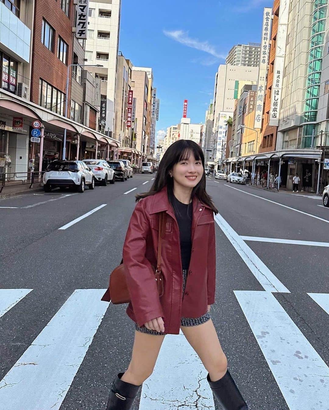 吉竹美聡さんのインスタグラム写真 - (吉竹美聡Instagram)「♥️🧥JACKET × BOOTS👢♥️ お気に入りのセットで食器を探しに🥄✨ 最後の写真...パフェやクレープが食べたくなる🍓🍮☁️」10月15日 20時20分 - misatoy