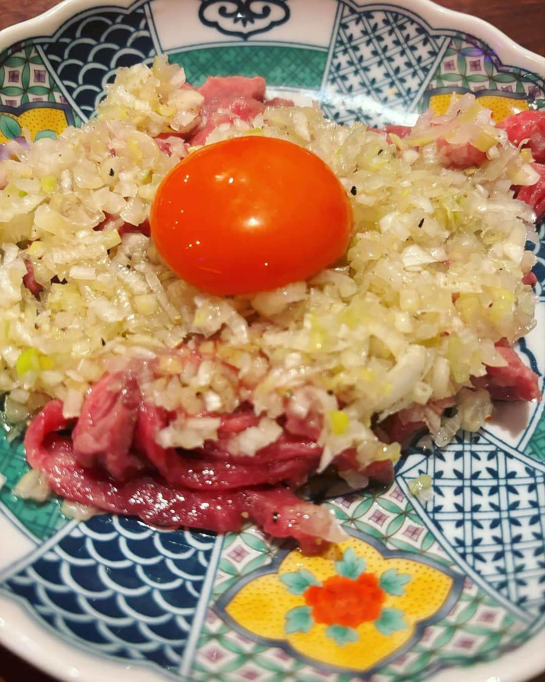 飛鳥凛さんのインスタグラム写真 - (飛鳥凛Instagram)「肉刺しが大好きな私が😍 大阪に帰った時に見つけたお店🏬✨  @yakiniku_desse  焼肉でっせ⇦  肉刺しの種類もさることながら、好きな厚切りタンも柔らかくでサックリとした歯触り🥺 ホルモンも種類豊富で安くて飲み放題をつけても2人で12000円位っ！  梅田にあって行きやすいからオススメします❤️ 私もたん刺し、ハラミ刺しを求めてまた再訪問しようと決めました！！  お肉は体にいいからダイエット中も食べていいリストに入れてるんだ😋笑  #PR #焼肉でっせ #梅田焼肉 #大阪グルメ #和牛焼肉 #梅田昼飲み」10月15日 20時23分 - rin_asuka0328