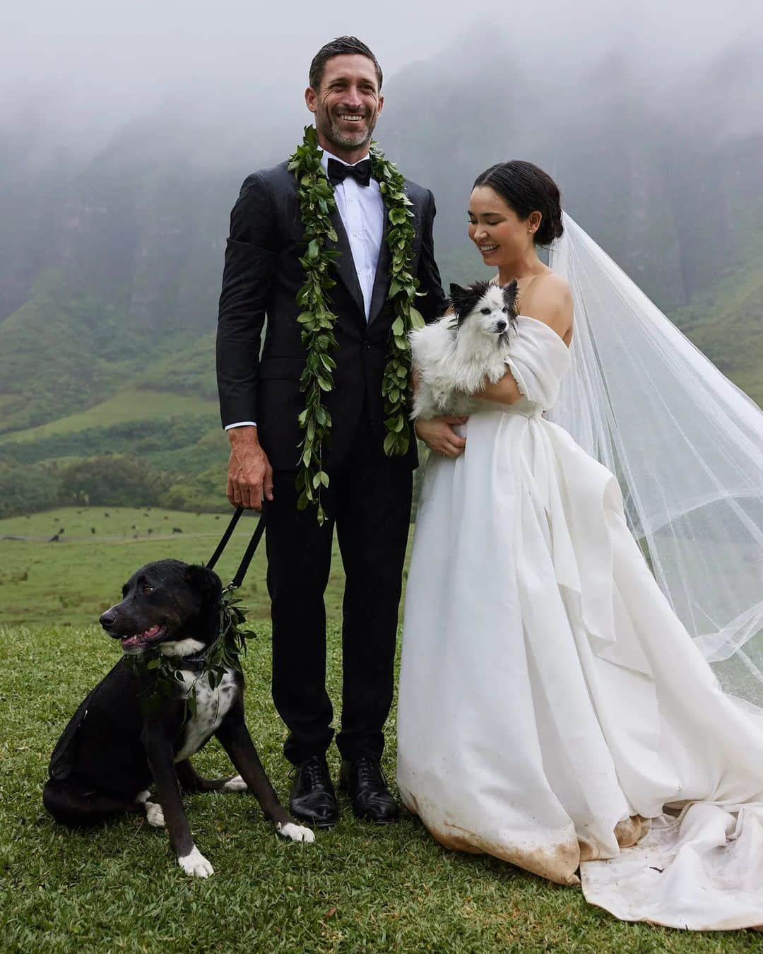 のインスタグラム：「@OleemaMiller doesn’t remember the first time she met Bryan Phillips. Bryan, however, remembers it perfectly. In 2002, the then 16-year-old was lifeguarding on the North Shore of Oahu when he spotted a girl surfing Pupukea – notorious for some of the most difficult waves in Hawaii, but Miller was cruising past nearly everyone around her. 21 years later, the couple wed on Oahu during five days of celebrations, where the bride wore custom Monique Lhuillier and went barefoot during the ceremony. Click the link in bio for a closer look at their island wedding.  Photographed by @DougFalter.」