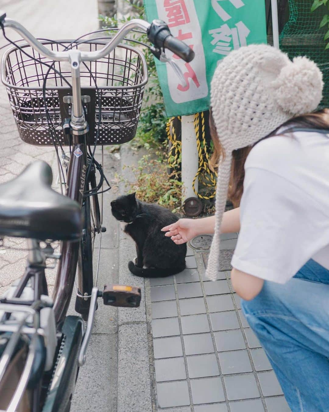 戸田華鈴さんのインスタグラム写真 - (戸田華鈴Instagram)「🚲📮🐈‍⬛🙋🏻‍♀️」10月15日 20時31分 - karintsuji