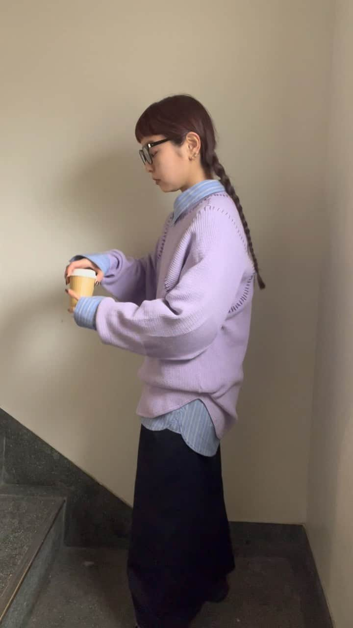 Mio Nagaiのインスタグラム：「. soduk / thermal knit pullover  今シーズンのpurpleはすごくいい色だ〜 何枚あっても欲しくなるこのサーマル。  今週10/20(金)からはsodukのイベントも始まります…💜  #soduk #3912higashi」