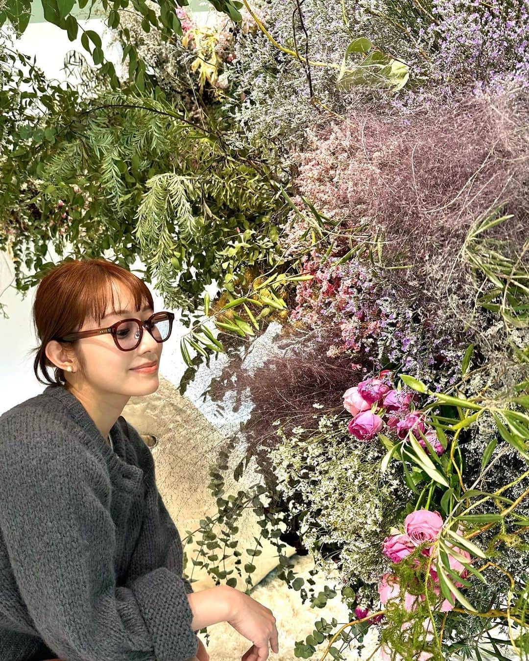 桜井玲香さんのインスタグラム写真 - (桜井玲香Instagram)「のんびりした日。 ⁡  朝晩冷えるようになりましたね。 超乾燥肌・敏感肌の私には辛い時期がやってきました… 乾燥に花粉。大敵だ。 恥ずかしながら今年の夏頃からやっと真剣に皮膚科での肌管理を始めました。 そのおかげか、毎年悩まされる夏から秋にかけての肌荒れは今のところ大丈夫です。 今年は外ロケも多かったので、ビタミンも積極的に🍋 ⁡ これからも少しずつ、自分のお肌を育てていきます  @christinaginza  いつもありがとうございます✨  #pr」10月15日 20時43分 - reika_s16